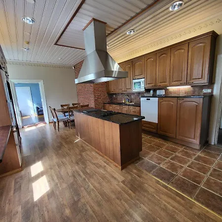 Kirstulan Kartanon Paeaerakennuksessa Sijaitseva Hieno Apartament Hämeenlinna